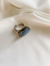 Load image into Gallery viewer, Gredzens ar Labradorītu