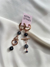 Load image into Gallery viewer, Asimetriski auskari ar Jolītu