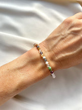 Load image into Gallery viewer, Rokassprādze ar Akmeņu Mix