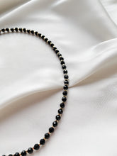 Load image into Gallery viewer, Kaklarota ar Špineli, Hematītiem