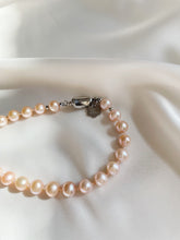 Load image into Gallery viewer, Kaklarota ar Pērlēm, Saules akmeni