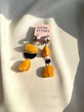 Load image into Gallery viewer, Asimetriski auskari ar Dzintaru