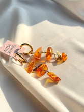 Load image into Gallery viewer, Asimetriski auskari ar Dzintaru