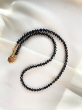 Load image into Gallery viewer, Kaklarota ar Špineli