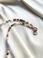 Load image into Gallery viewer, Kaklarota ar Akmeņu Mix