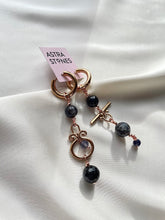 Load image into Gallery viewer, Asimetriski auskari ar Jolītu