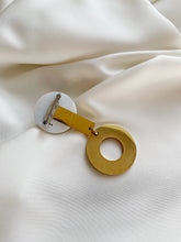 Load image into Gallery viewer, Piespraude ar Perlamutru