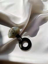 Load image into Gallery viewer, Piespraude ar Labradorītu