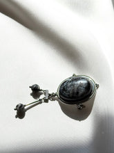 Load image into Gallery viewer, Piespraude ar Labradorītu