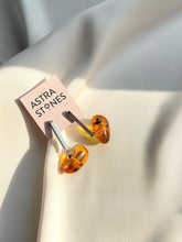 Load image into Gallery viewer, Auskari ar Dzintaru