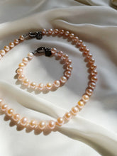 Load image into Gallery viewer, Kaklarota ar Pērlēm, Saules akmeni