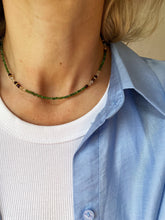 Load image into Gallery viewer, Kaklarota ar Diopsīdu, Granātu, Citrīnu