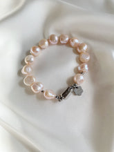 Load image into Gallery viewer, Rokassprādze ar Pērlēm, Saules Akmeni