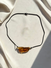 Load image into Gallery viewer, Kaklarota ar Dzintaru