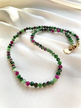 Load image into Gallery viewer, Kaklarota ar Rubīna Coizītu