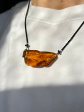 Load image into Gallery viewer, Kaklarota ar Dzintaru