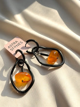 Load image into Gallery viewer, Auskari ar Dzintaru