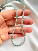 Load image into Gallery viewer, Kaklarota ar Apatītu