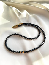 Load image into Gallery viewer, Kaklarota ar Špineli