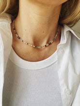 Load image into Gallery viewer, Kaklarota ar Akmeņu MIX