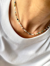 Load image into Gallery viewer, Kaklarota ar Akmeņu Mix