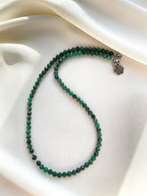 Load image into Gallery viewer, Kaklarota ar Smaragdu