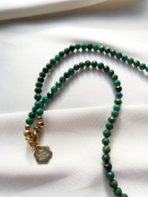 Load image into Gallery viewer, Kaklarota ar Smaragdu