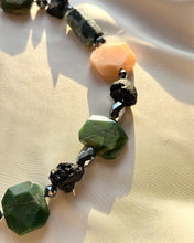 Load image into Gallery viewer, Kaklarota ar Akmeņu Mix