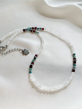 Load image into Gallery viewer, Kaklarota ar Mēness akmeni, Granātu, Turmalīnu