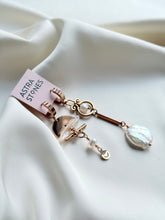 Load image into Gallery viewer, Asimetriski auskari ar Pērlēm