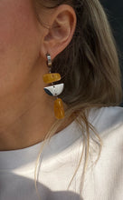 Load image into Gallery viewer, Asimetriski auskari ar Dzintaru