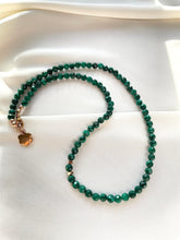 Load image into Gallery viewer, Kaklarota ar Malahītu