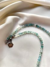 Load image into Gallery viewer, Kaklarota ar Apatītu