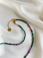 Load image into Gallery viewer, Kaklarota ar Malahītu, Lazurītu, Rubīnu