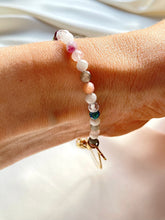 Load image into Gallery viewer, Rokassprādze ar Akmeņu Mix