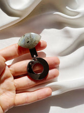 Load image into Gallery viewer, Piespraude ar Labradorītu