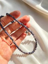 Load image into Gallery viewer, Kaklarota ar Safīru