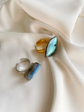 Load image into Gallery viewer, Gredzens ar Labradorītu