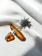 Load image into Gallery viewer, Piespraude ar Dzintaru