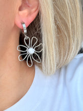 Load image into Gallery viewer, Auskari ar Pērlēm