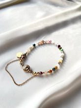 Load image into Gallery viewer, Rokassprādze ar Akmeņu Mix