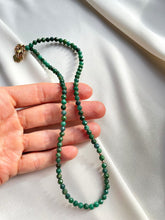 Load image into Gallery viewer, Kaklarota ar Smaragdu