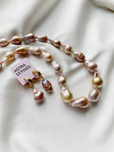 Load image into Gallery viewer, Kaklarota ar Pērlēm