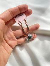 Load image into Gallery viewer, Asimetriski auskari ar Kvarcu