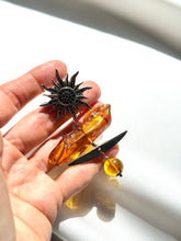 Load image into Gallery viewer, Piespraude ar Dzintaru