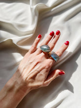 Load image into Gallery viewer, Gredzens ar Labradorītu