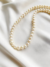 Load image into Gallery viewer, Kaklarota ar Pērlēm