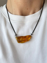 Load image into Gallery viewer, Kaklarota ar Dzintaru