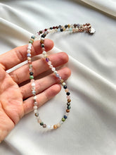 Load image into Gallery viewer, Kaklarota ar Akmeņu Mix