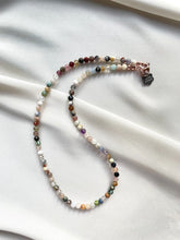 Load image into Gallery viewer, Kaklarota ar Akmeņu Mix